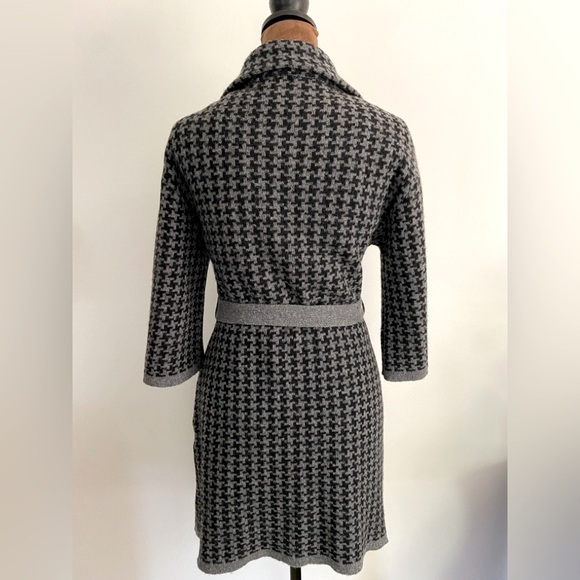 Chiaramente Italian Wool Houndstooth Cardigan - Picture 2 of 6
